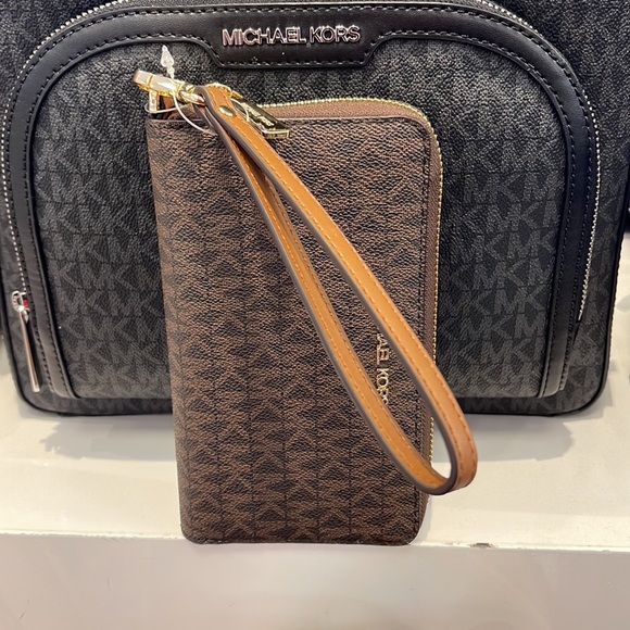 Michael Kors MK Signature Large Flat Multi-Function Phone Case Wallet Wristlet - Picture 7 of 16